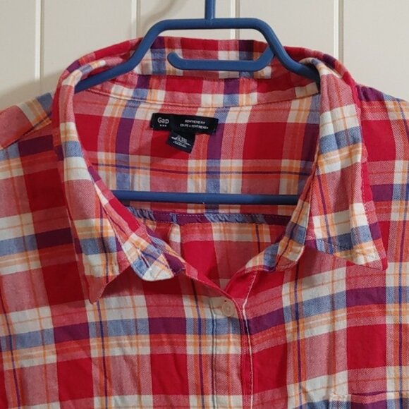 GAP factory Boyfriend fit plaid long sleeve button short blouse plus size - Picture 2 of 9